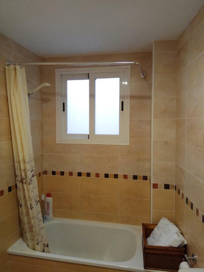 Precioso Atico En Torre De Benagalbon A 20 Metros Del Mar. Apartment Luaran gambar