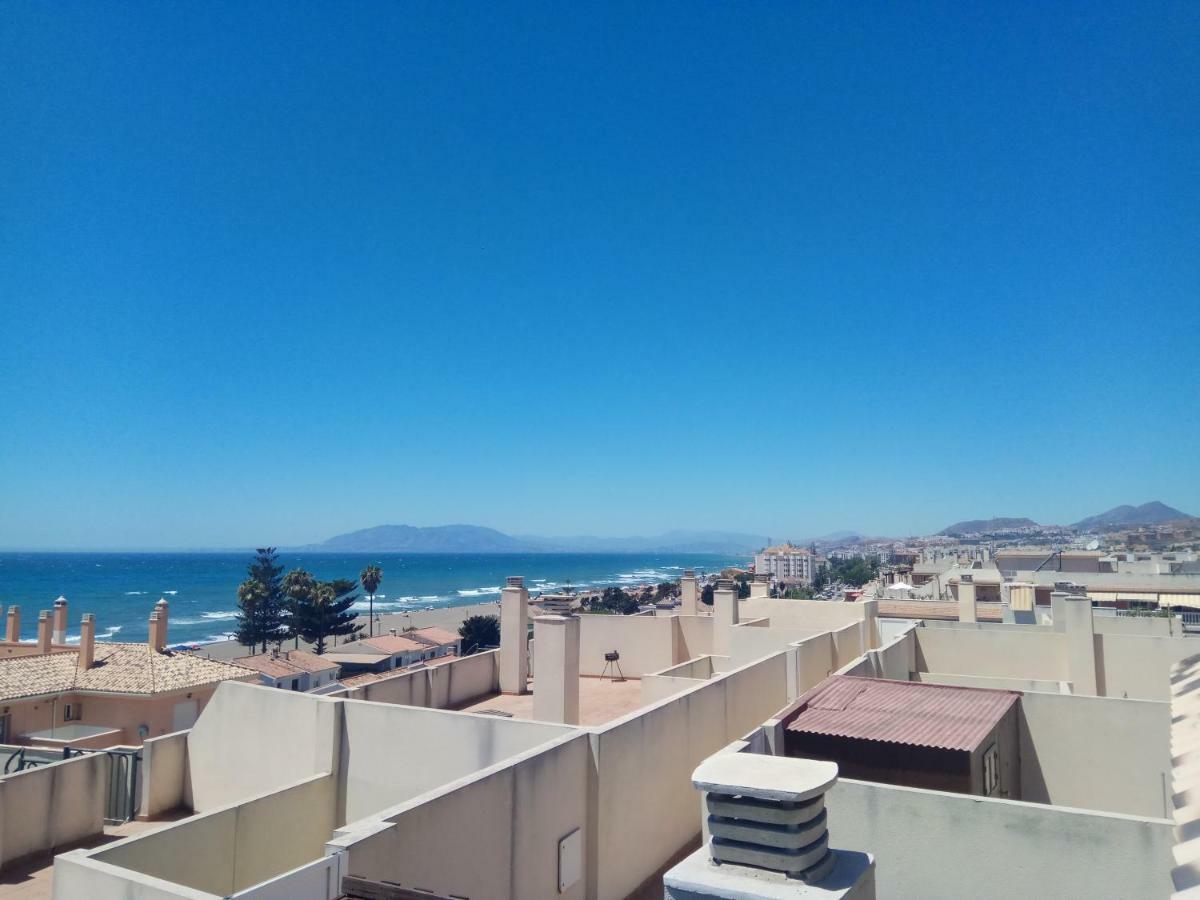 Precioso Atico En Torre De Benagalbon A 20 Metros Del Mar. Apartment Luaran gambar