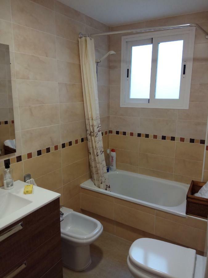 Precioso Atico En Torre De Benagalbon A 20 Metros Del Mar. Apartment Luaran gambar