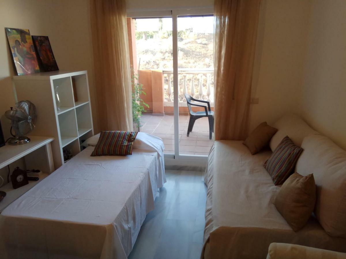 Precioso Atico En Torre De Benagalbon A 20 Metros Del Mar. Apartment Luaran gambar