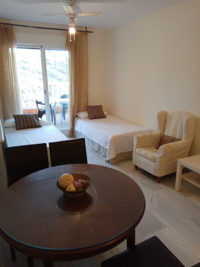 Precioso Atico En Torre De Benagalbon A 20 Metros Del Mar. Apartment Luaran gambar
