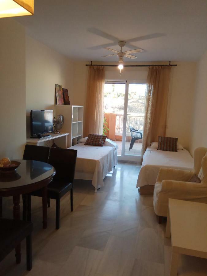 Precioso Atico En Torre De Benagalbon A 20 Metros Del Mar. Apartment Luaran gambar