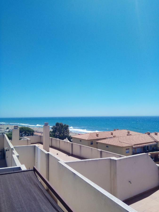 Precioso Atico En Torre De Benagalbon A 20 Metros Del Mar. Apartment Luaran gambar